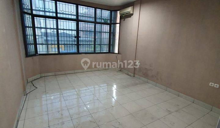 Di Jual Murah Ruko 3 Tingkat Pinggir Jalan Siap Huni 2