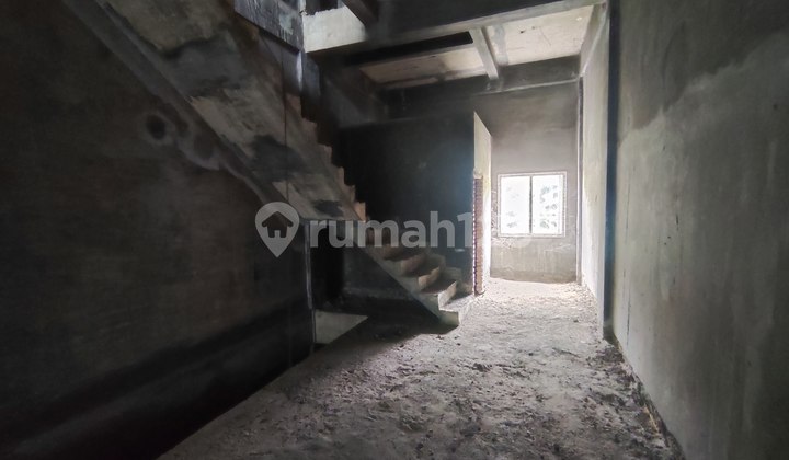 For Sale, Empty Shop House Suitable for Business Location, Cemara Asri Near Toll Road 2