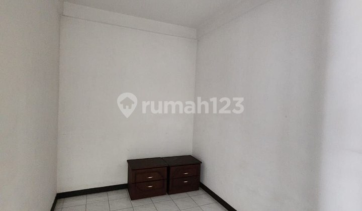 Villa Murah Jual Cepat Komplek Polonia Indah 2