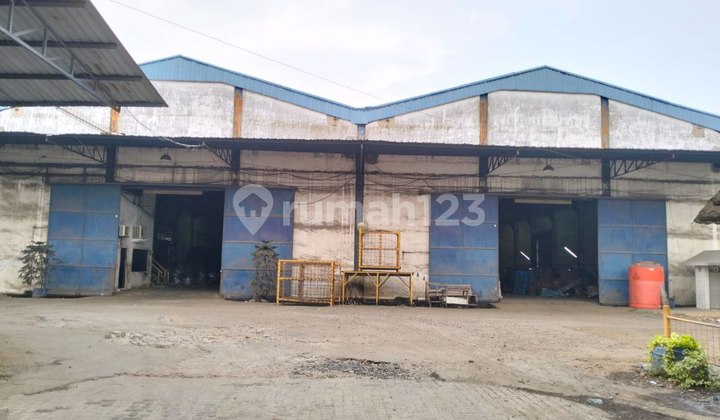 Wide Warehouse for Rent at an Affordable Price in KIM Mabar Area, Medan