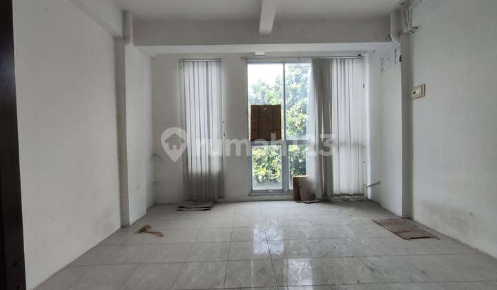 Strategic Business Location Ready-to-Occupy Shop House in Citraland Gama City 2