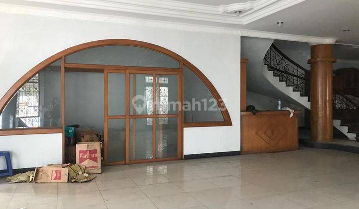 Villa Luas Dan Bersih Dijual di Komplek Makmur Indah 2