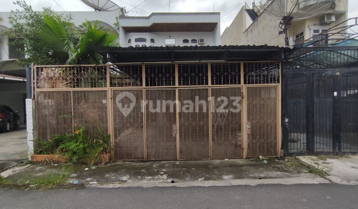 Di Jual Rumah Murah Inti Kota Jalan Mantri Daerah Katamso Medan