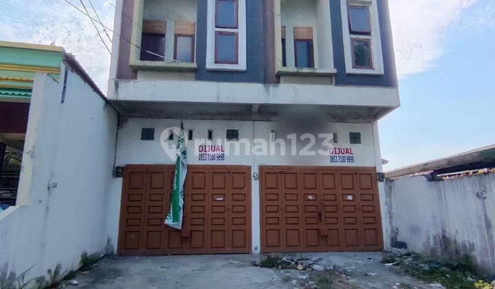 Connected Shop House Menteng Street Cheap Fast Sale 1