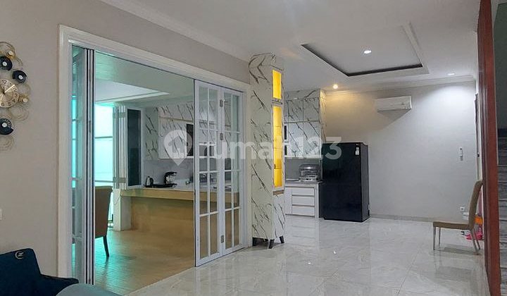 Dijual Villa Citraland sangat bagus terawat Raffles Place 1