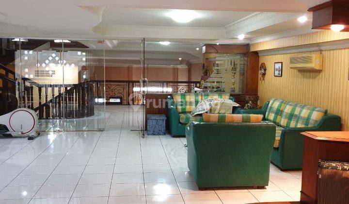 Rumah Mewah Jalan Kalimantan Dijual Cepat  1