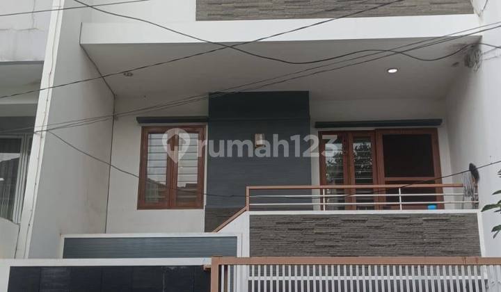 Luxury House for Sale Cheap in Tomang, West Jakarta