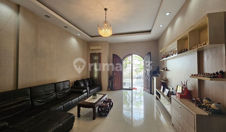 Villa Mewah Murah Komplek Helios Polonia Dekat Palace Residence, Taman Polonia & Versailes Villa Mewah Murah Komplek Helios Polonia Dekat Palace Residence, Taman Polonia & Versailes