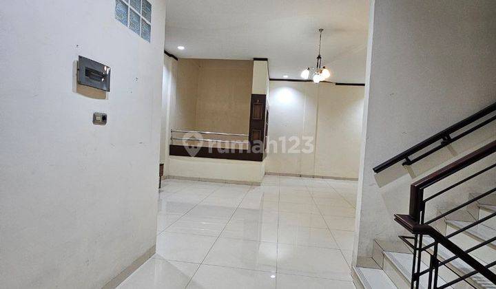 Dijual Villa Palace Residence Jalan Mustang 2