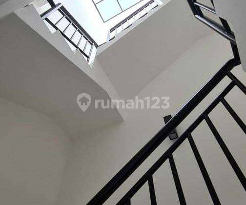 Rumah Baru 3 Lantai SHM 4 Kt 4 Km di Duri Kepa, Jakarta Barat hub ingche 087771028179 2