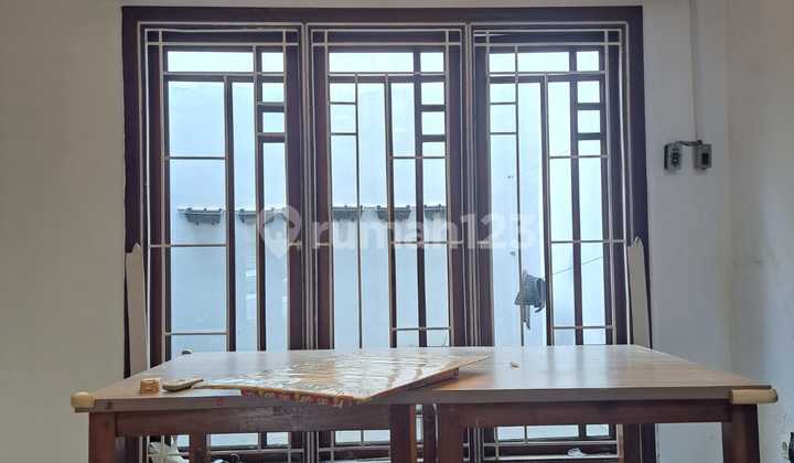 Disewakan Rumah Modernland Tangerang. Hubungi Ingche 0877xxxxxxxx 2