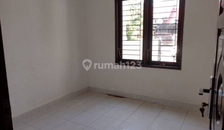 Rumah Asri Disewakan 1 Lantai Depan Mall Galaxy  8