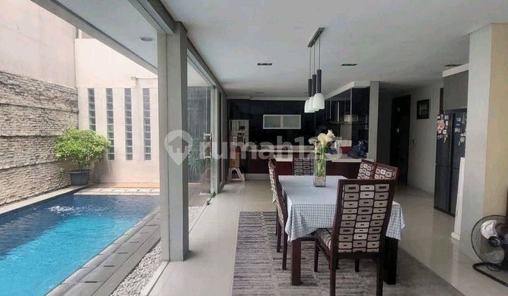Rumah Villa Cendana Kolam Renang Bagus 2 Lantai 24 Jam Aman Asri SHM - Sertifikat Hak Milik Furnished di Perumahan Villa Cendana, Ciputat. Jual Cepat