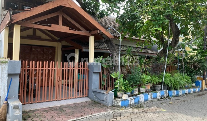 Rumah di Medokan Ayu 1