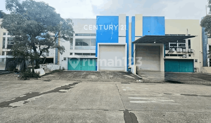 Warehouse in a Strategic Location Suitable for Logistics in Pulo Gadung Warehouse in a Strategic Location Suitable for Logistics in Pulo Gadung