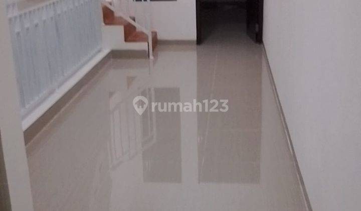 Jual Rumah Bagus 3 Lantai di Daerah Bekasi Selatan  2