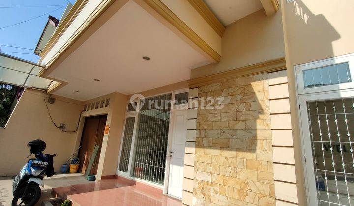 Dijual Cepat Rumah Full Furnish Green, Jakarta Barat 1