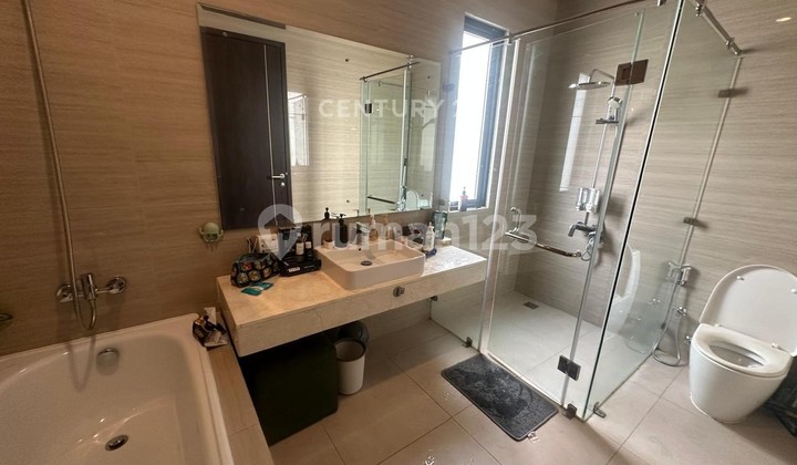 Rumah Bergaya Modern Minimalis di Dalam Cluster Summarecon Bekasi 2