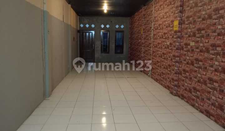 Disewakan Ruko 2 Lantai Strategis di Candrabaga Pondok Ungu Permai, Bekasi. 2