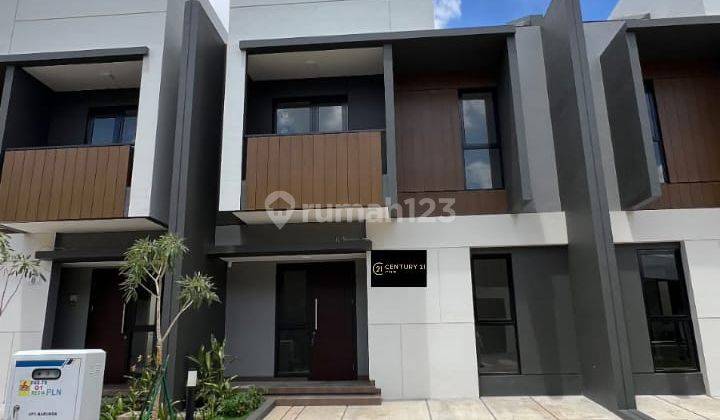 Rumah Siap Huni Cantik dan Terawat di Summarecon Crown Gading Bekasi 1
