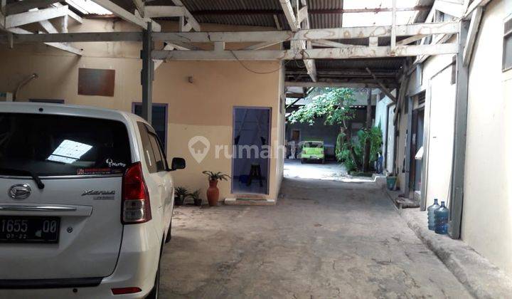 Dijual rumah bagus dan gudang cukup luas di Jl Industri Dalam 4