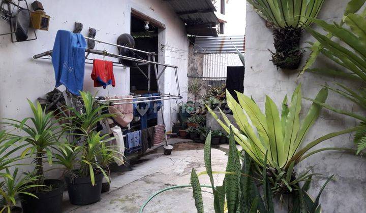 Dijual rumah bagus dan gudang cukup luas di Jl Industri Dalam 6