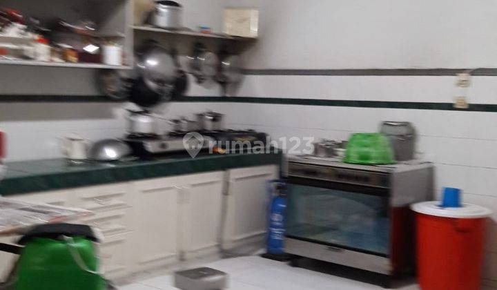 Dijual rumah bagus dan gudang cukup luas di Jl Industri Dalam 7
