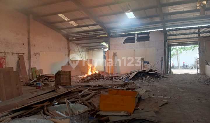 FOR RENT NEWLY RENOVATED WAREHOUSE IN LIK SEMARANG 1