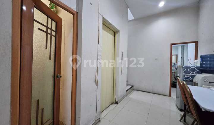 Dijual Ruko 4,5 Lantai dengan Lift Tengah Kota Semarang 2