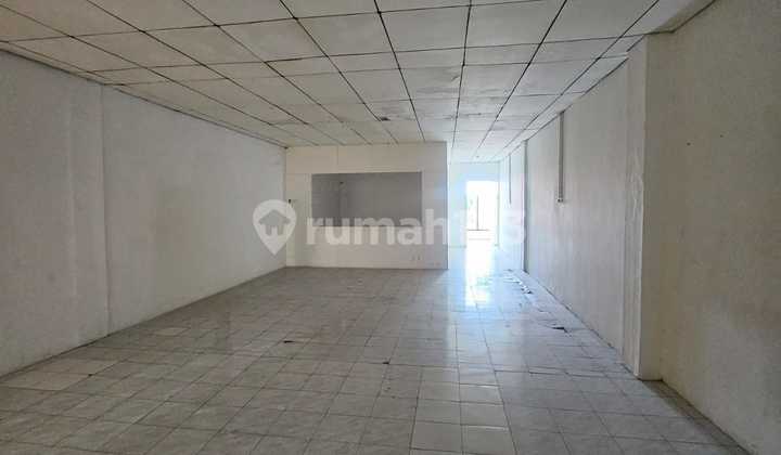 Disewakan Ruko dengan Parkir Luas di Banyumanik Semarang 2