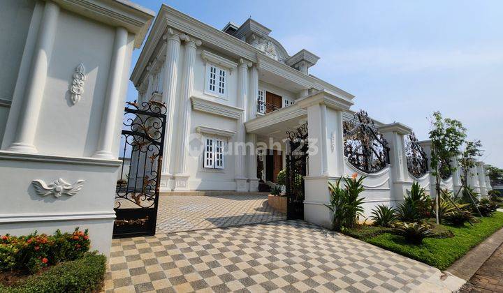 Rumah bak istana model American Classic di BSB City Semarang 1