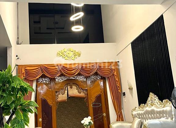 RUMAH MEWAH BANGUNAN MASIH BARU, 3 LANTAI DI SILIWANGI SEMARANG BARAT 1