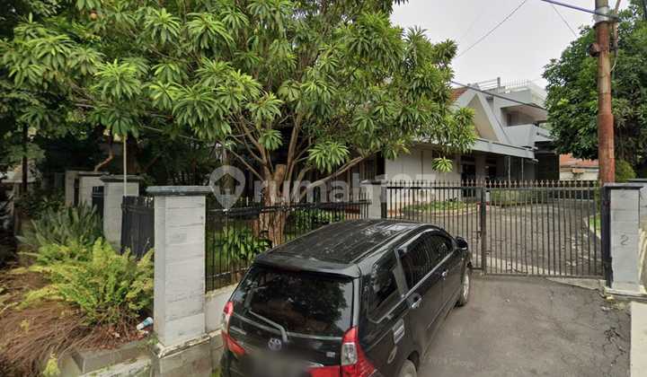 RUMAH HOEK 2 LANTAI FULL FURNISHED DAERAH SAMPANGAN SEMARANG 2