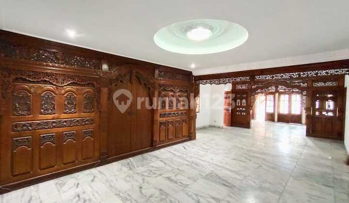 RUMAH KLASIK TENGAH KOTA SEMARANG 1