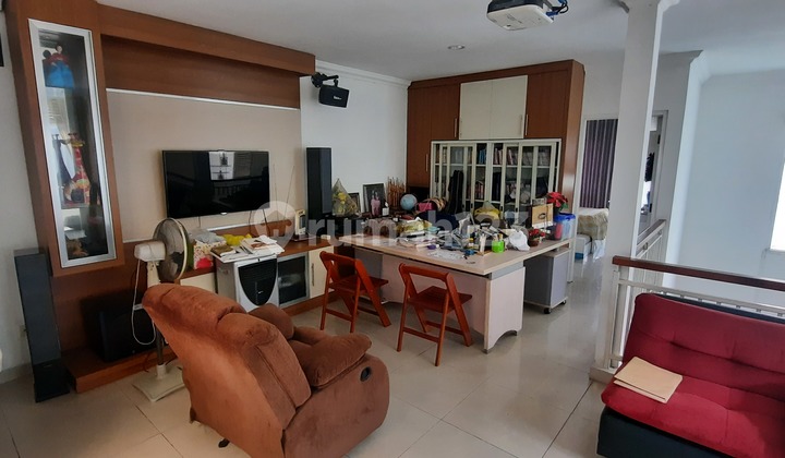 RUMAH 2 LANTAI HOOK MANYARAN 2