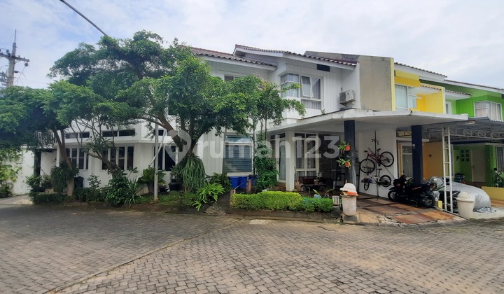 RUMAH 2 LANTAI HOOK MANYARAN 1