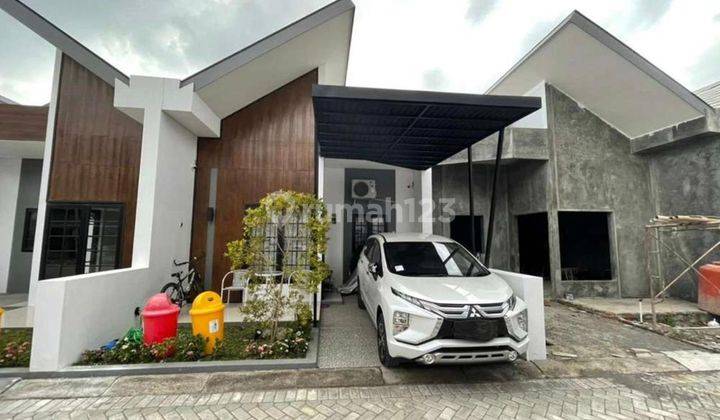 RUMAH CANTIK DI PEDURUNGAN SEMARANG (FREE CANOPY) 1