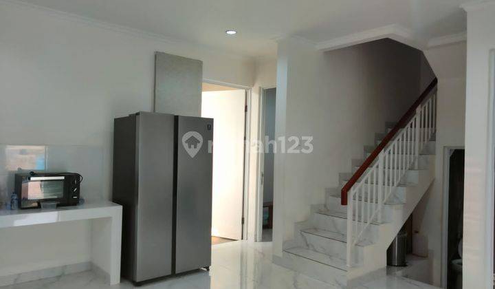 RUMAH FURNISHED 2 LANTAI DI PARAMOUNT SEMARANG 2