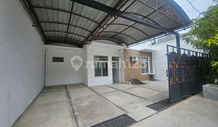 1.5-STORY HOUSE NEAR THE PARK MALL SEMARANG 1