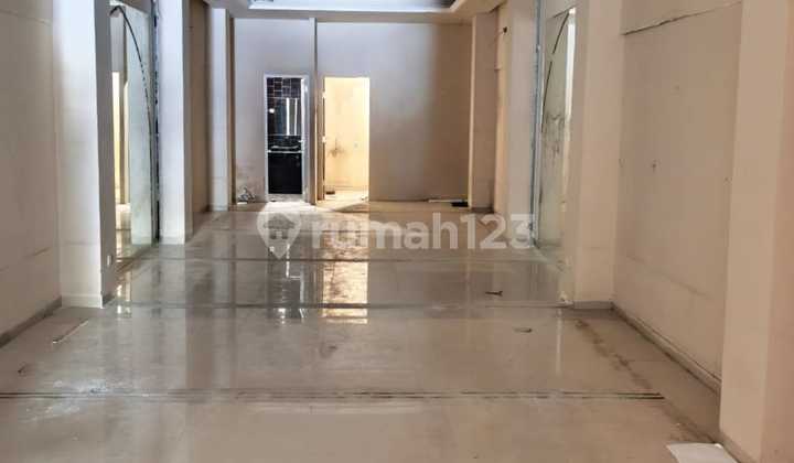 Dijual Ruko Special Dgn Parkir Super Luas di Majapahit Semarang 2