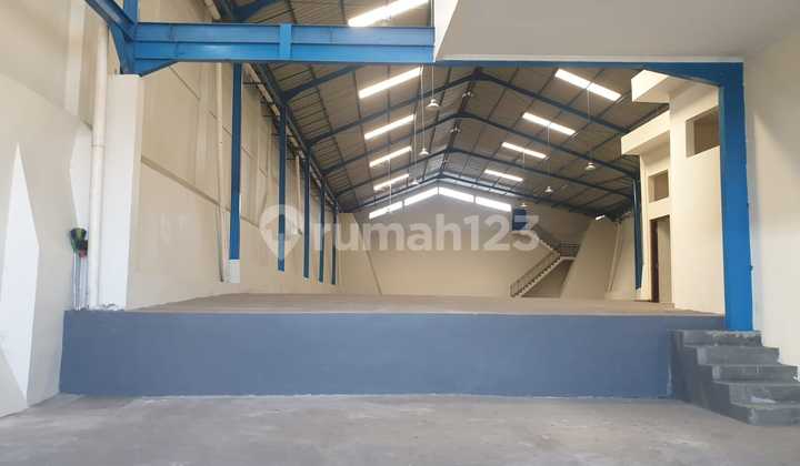 FOR RENT: GOOD WAREHOUSE BY THE PANTURA ROAD IN SEMARANG, CONTAINER ACCESSIBLE 2