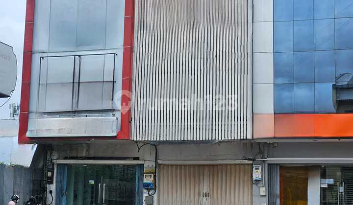 Disewakan Ruko dengan Area Parkir Super Luas Daerah Majapahit Semarang