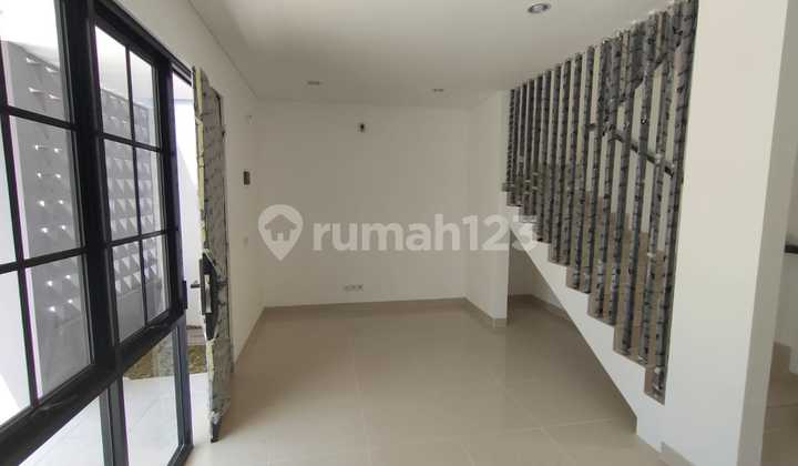 Dijual Rumah Baru 2 Lantai di Bsb Semarang 2