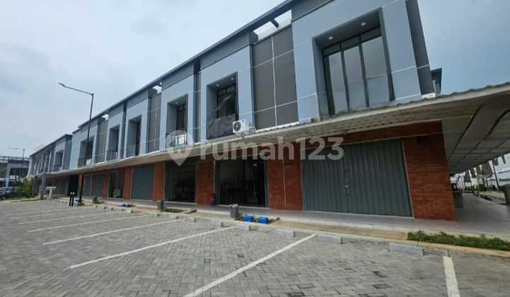 Disewakan Ruko 2 Lantai BSB Semarang Area Parkir Luas  1