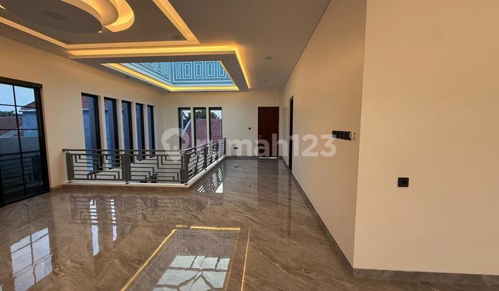 Dijual Rumah Mewah Dekat Bandara Ahmad Yani Semarang 2