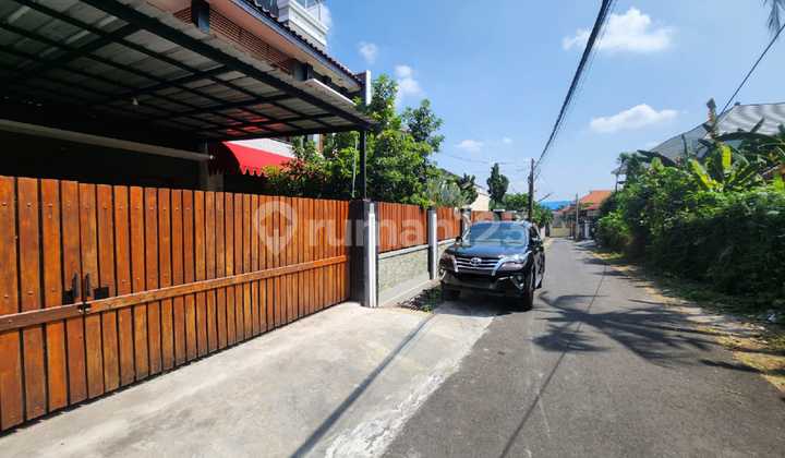RUMAH 2 LANTAI DENGAN SWIMMING POOL DI SEMARANG ATAS 1