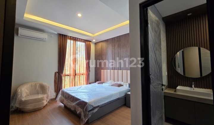 DIJUAL RUMAH ELITE FURNISHED DI BSB SEMARANG 1