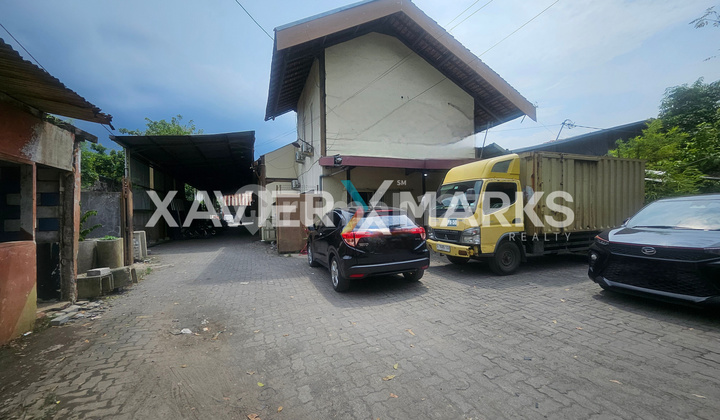 RUMAH UNTUK USAHA PINGGIR JALAN RAYA MAJAPAHIT 1