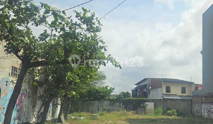 FOR RENT: EMPTY LAND ON THE SIDE OF EAST SEMARANG MAIN ROAD 1