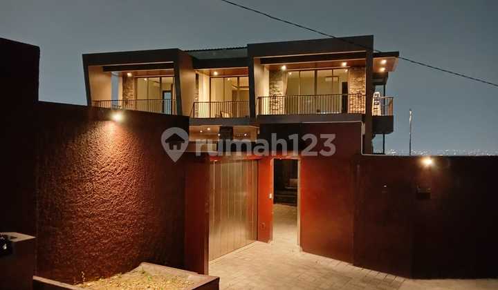 Rumah Mewah Bangunan Baru Dgn View Kota Semarang Full Furnished 2